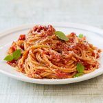 vegetarian pasta recipe - tomato spaghetti